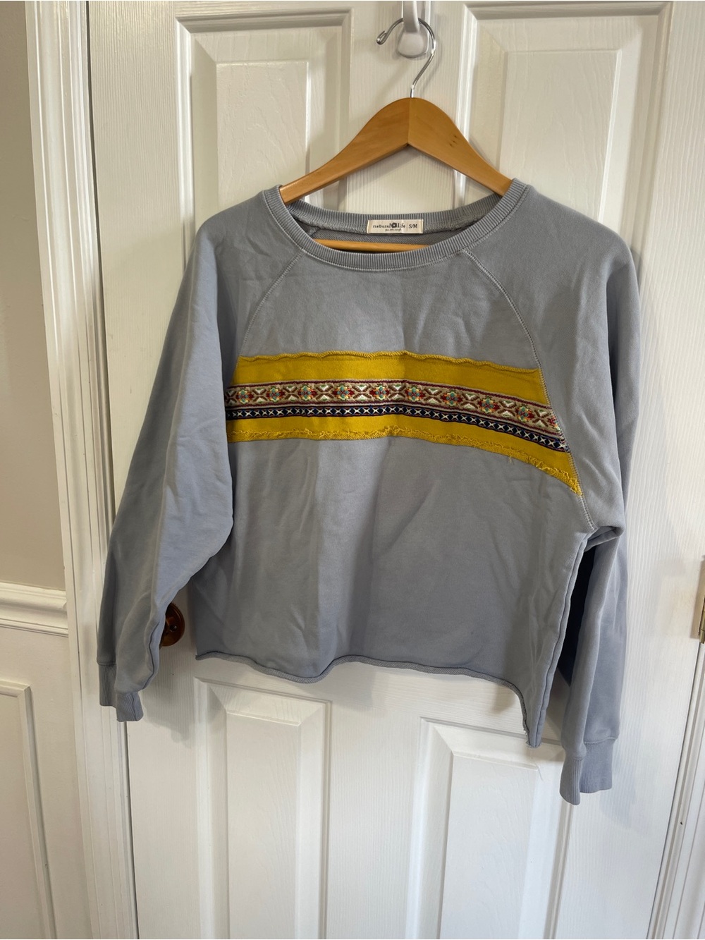 Natural Life Cropped Size Small/Medium Sweatshirt Bohemian Embroidered